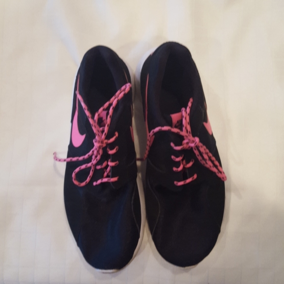 Nike Shoes - Nike shoes